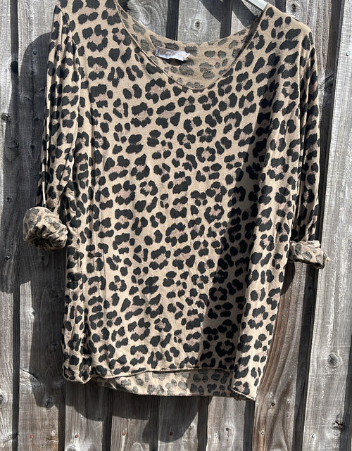 Load image into Gallery viewer, Leopard Print Top - brown
