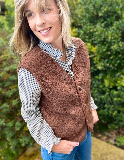 Load image into Gallery viewer, Chocolate Teddy Gilet
