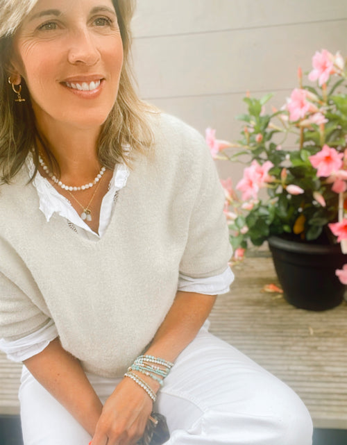 Load image into Gallery viewer, Oatmeal V Neck Cropped Sleeve Jumper
