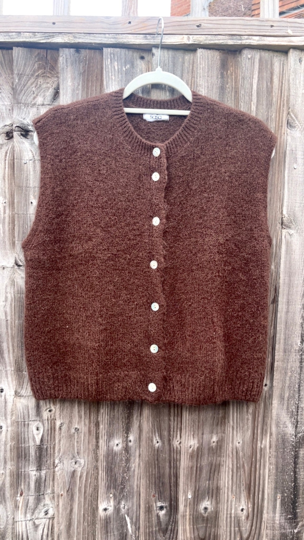 Buttoned Tank-top - chocolate