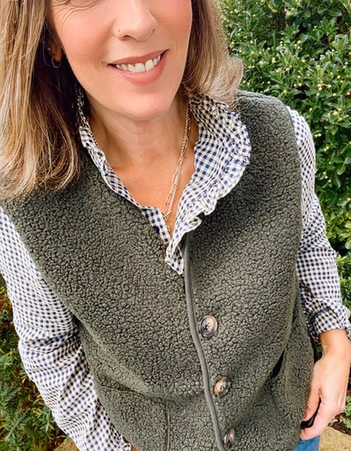 Load image into Gallery viewer, Khaki Teddy Gilet
