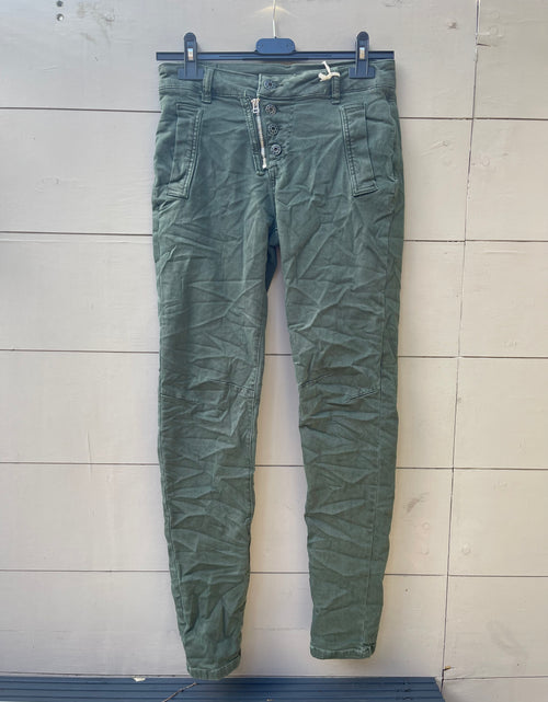 Load image into Gallery viewer, Khaki Melly &amp; Co Skinny Jeans

