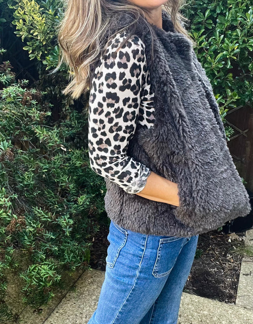 Load image into Gallery viewer, Leopard Print Top - natural
