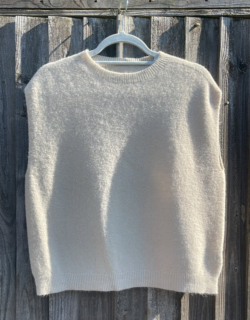 Load image into Gallery viewer, Oatmeal Tank-top
