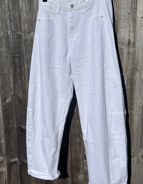 Load image into Gallery viewer, White Barrel Jeans
