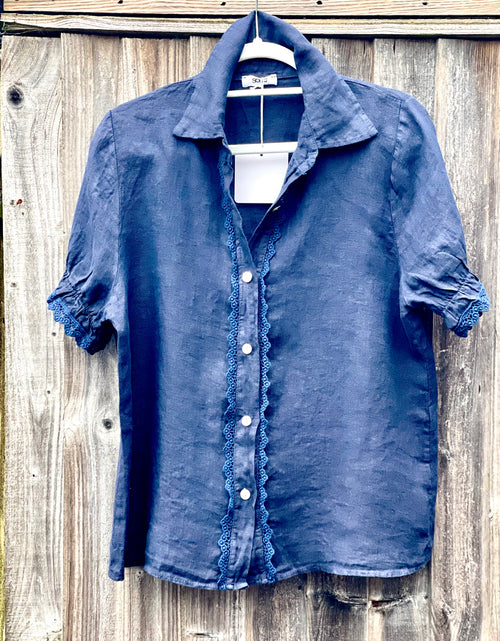 Load image into Gallery viewer, Navy Linen Cropped Sleeve Shirt
