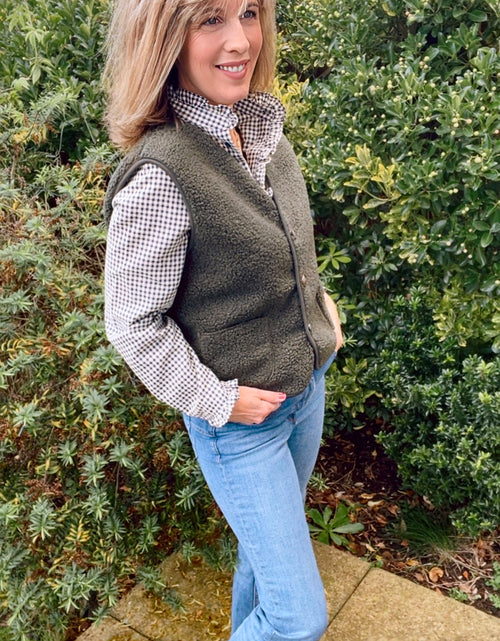 Load image into Gallery viewer, Khaki Teddy Gilet
