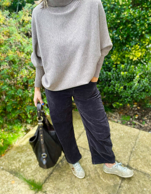 Load image into Gallery viewer, Cord Barrel Jeans
