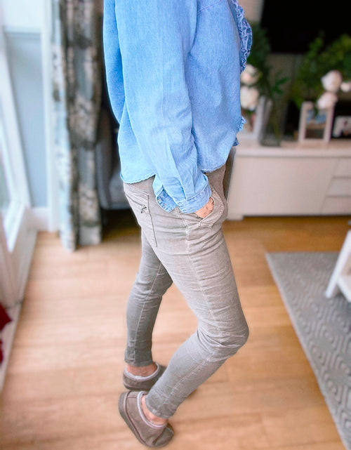 Load image into Gallery viewer, Taupe Melly &amp; Co Jeans
