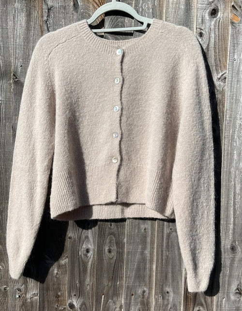 Load image into Gallery viewer, Cropped Cardi - oatmeal
