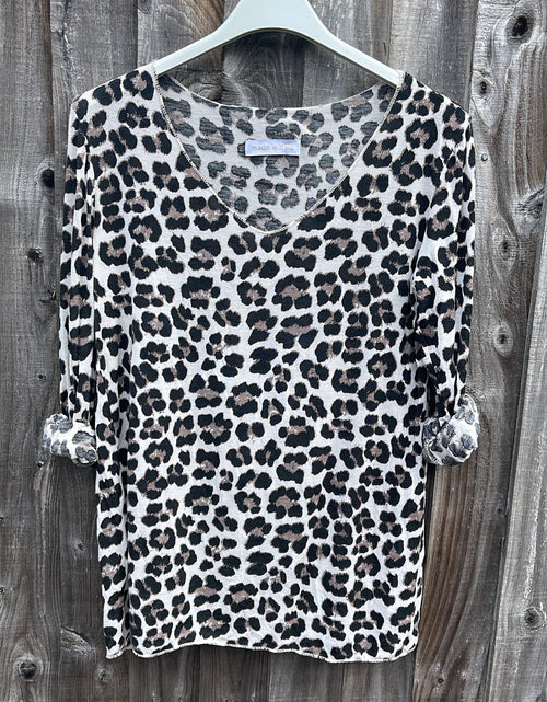 Load image into Gallery viewer, Leopard Print Top - natural
