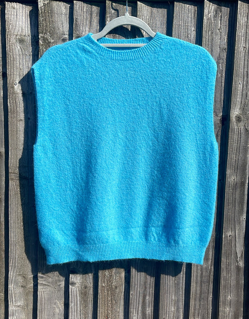 Load image into Gallery viewer, Turquoise Tank-top
