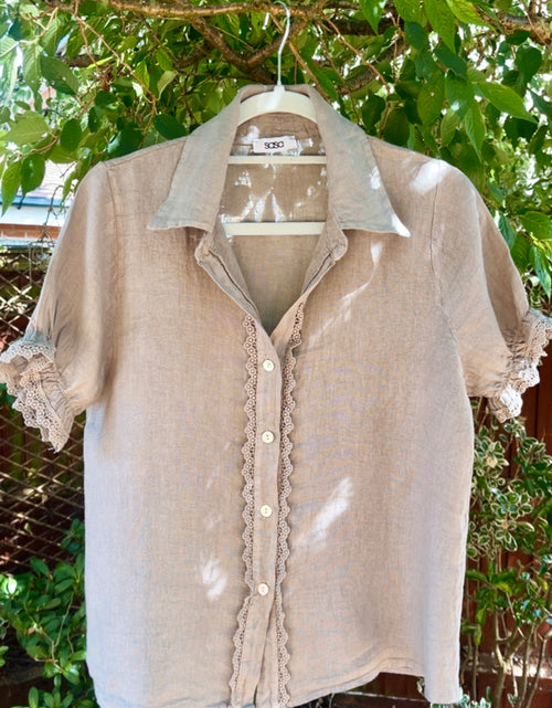 Load image into Gallery viewer, Mocha Linen Cropped Sleeve Blouse
