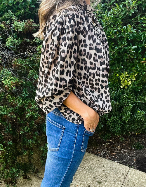 Load image into Gallery viewer, Polly Blouse - leopard print
