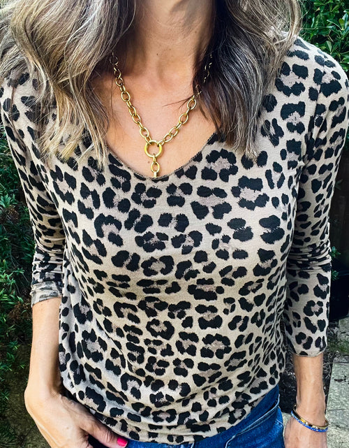 Load image into Gallery viewer, Leopard Print Top - brown
